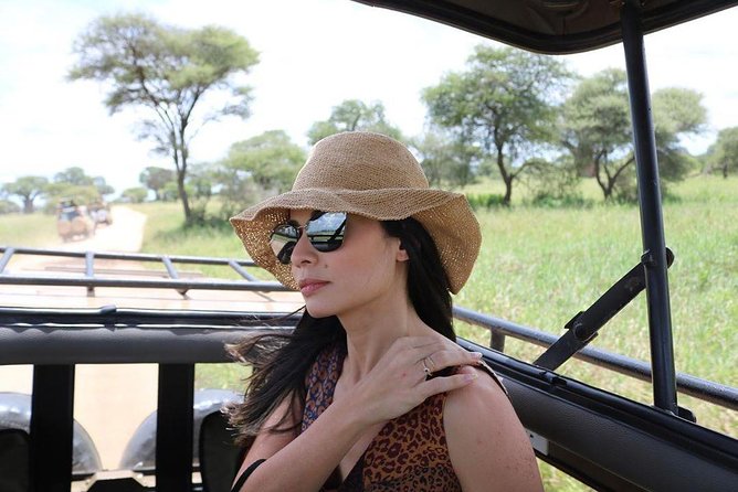 2 days Mid Range Safari in Ngorongoro and Tarangire Big 5 Parks - Meals, water, and the early-start reality
