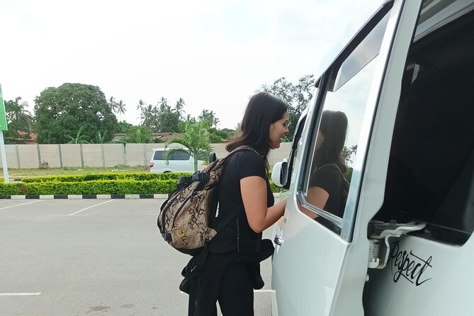 24 Hours Taxi Services in Zanzibar - Finding the driver at the airport