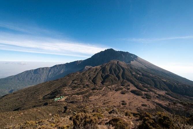 4 Day: Hiking Mount Meru - Why Mount Meru makes a strong four-day climb