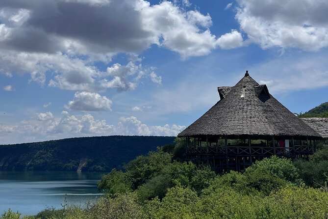 5-Hour Private Guided Tour in Lake Chala with Lunch - The 15-minute walk down to the water