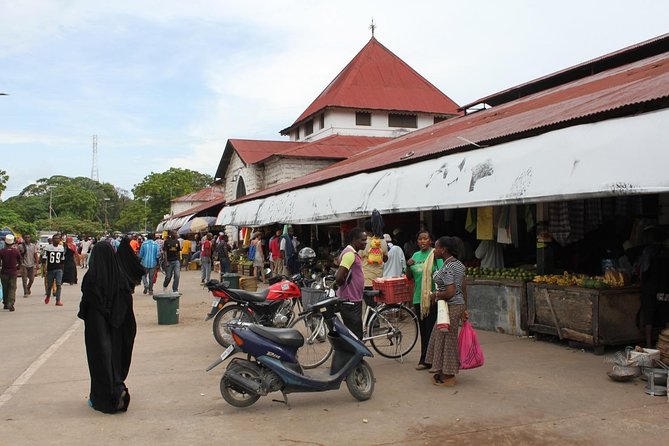 A Half Day Private Stone Town Tour - What a private guide adds to the experience