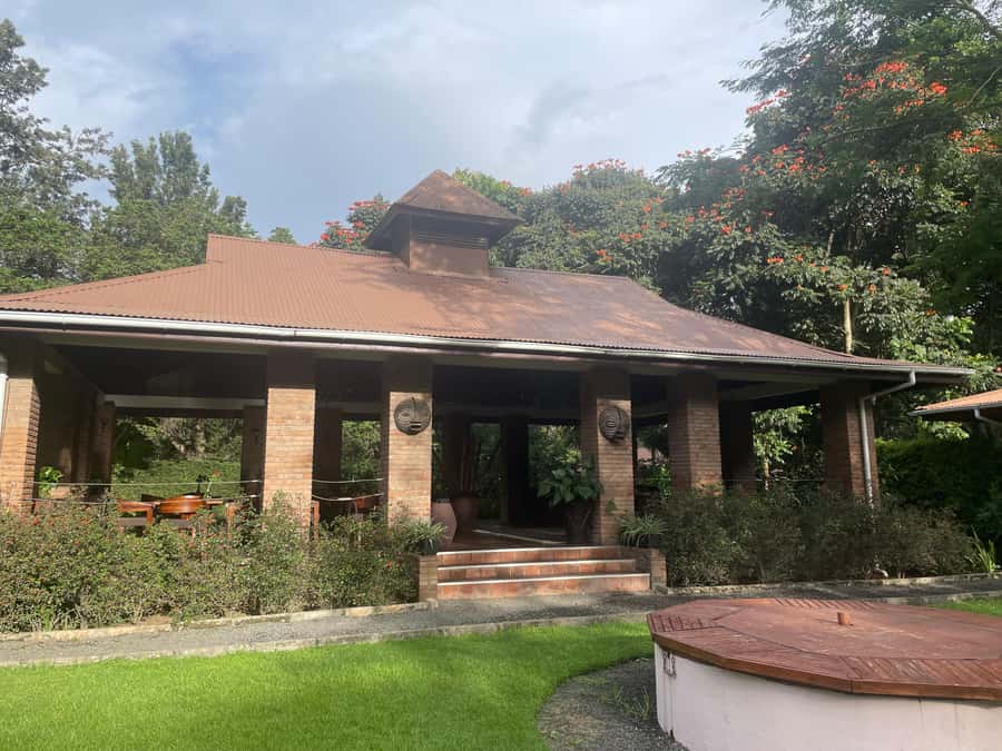 Arusha: Cultural Heritage, Tanzanite Tour - Starting with African art at the Cultural Heritage Centre
