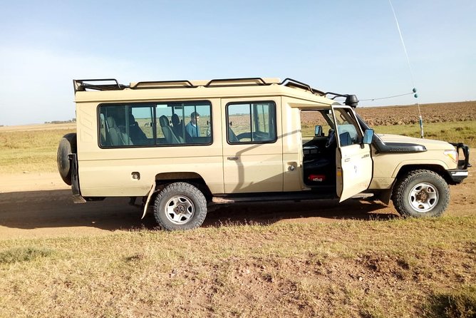 Arusha National Park Half Day Tour - A compact park with plenty to watch
