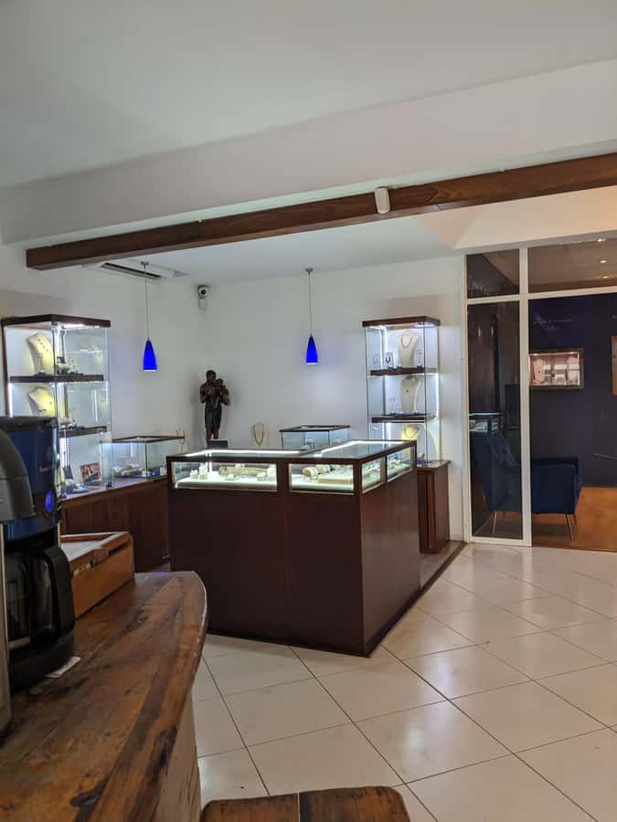 Arusha; Walking City Tour History, Culture & Lifestyle - The Tanzanite Experience and the question of shopping
