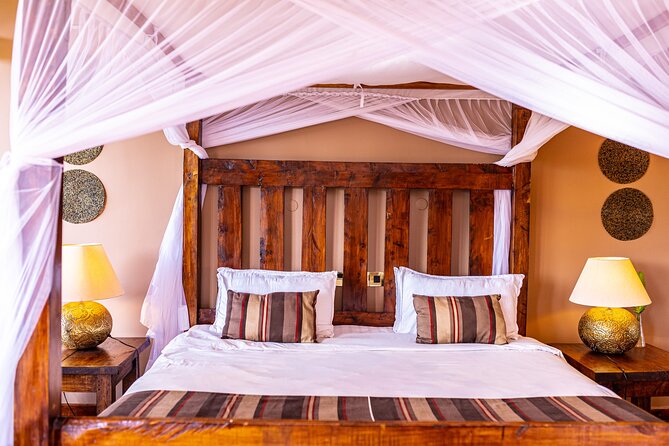 Big Five Classic Safari in Tanzania **Sustainable Travel approach - Day 6: Forest, lake, and tree-climbing lions at Manyara