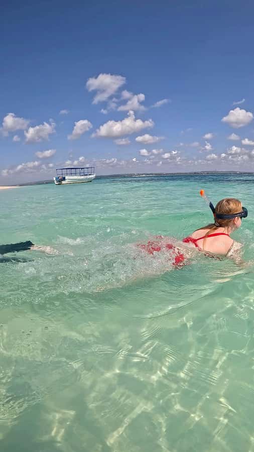DAR ES SALAAM:BONGOYO ISLAND SNORKELING TOUR & BEACH ESCAPE - Snorkeling over coral and tropical fish