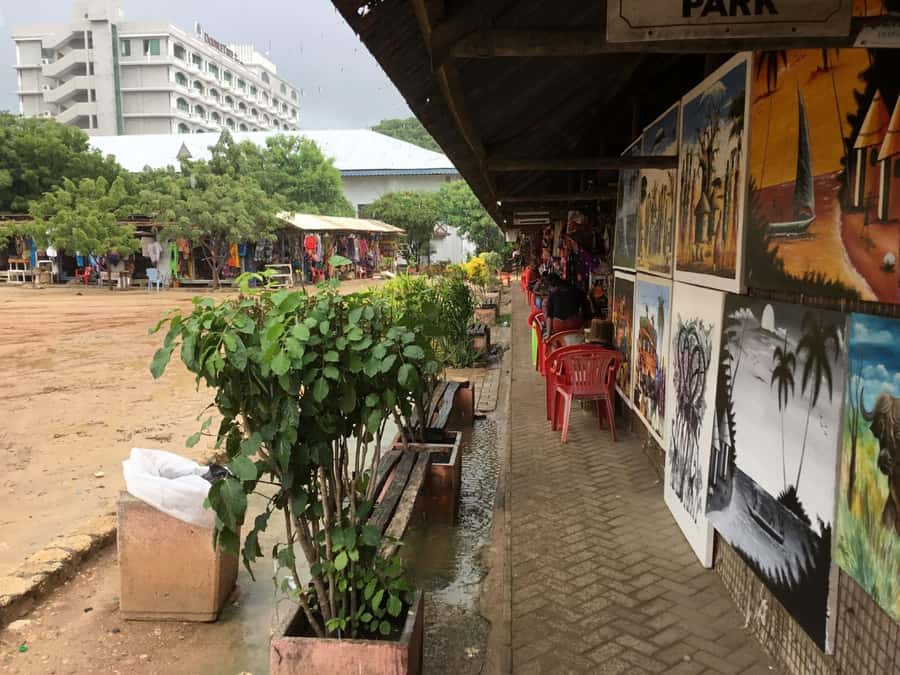 Dar es Salaam: City Tour - City Centre landmarks reward a good guide