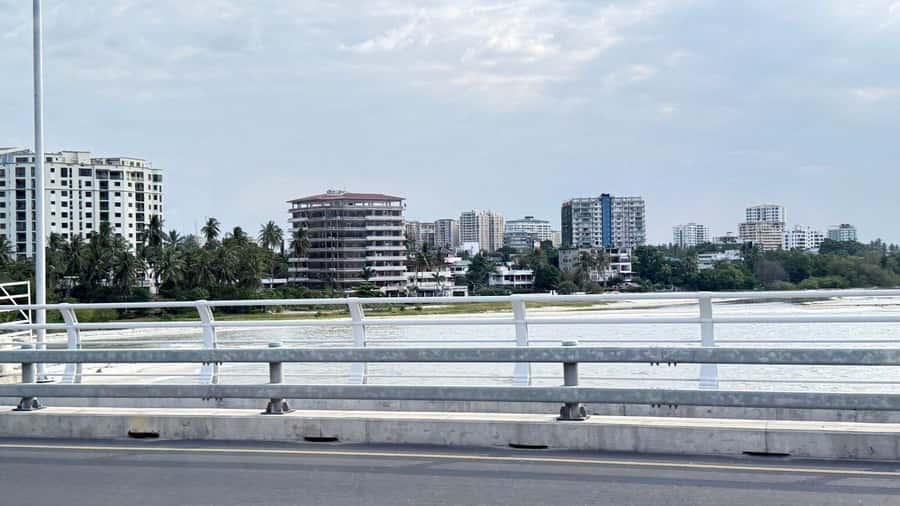 Dar es Salaam: Tuk-Tuk Tour, Street Food & Local Lifestyle - Chapati, mishkaki, and a quick Swahili snack