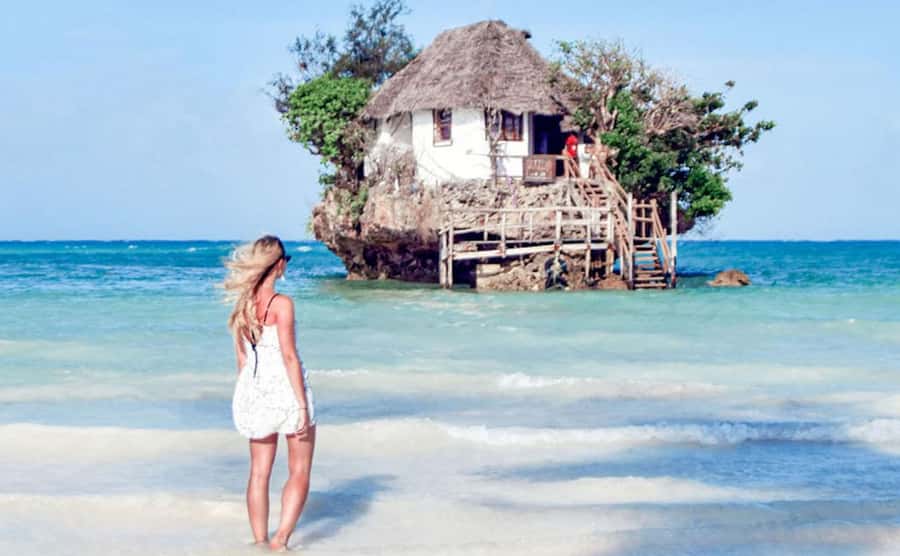 Day trip to the Rock Restaurant & relax on mtende beach - Mtende Beach gives the day its breathing room