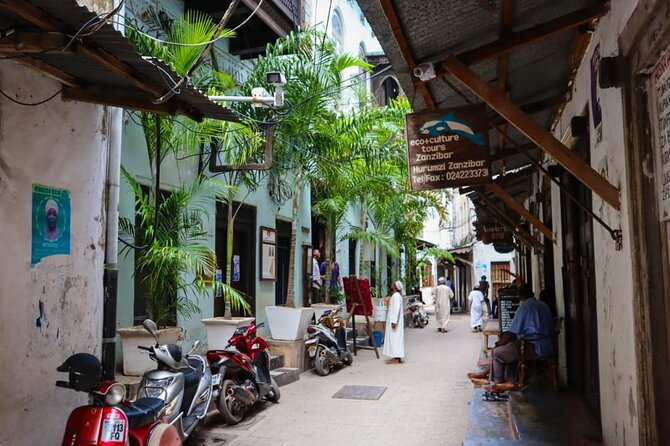 Explore The Stone Town in Zanzibar - Why Stone Town is best understood on foot