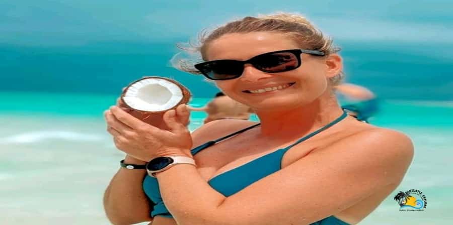 From Nungwi/Kendwa: Mnemba Atoll Starfishes & Dolphins Tour - Seafood lunch at a local restaurant
