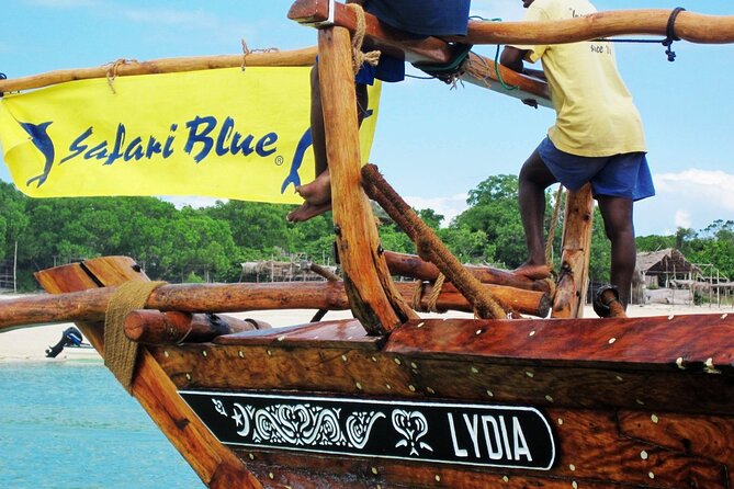 Full Day Private Sand Bank and Blue Lagoon (Safari Blue) - Sailing through mangroves and coastal water