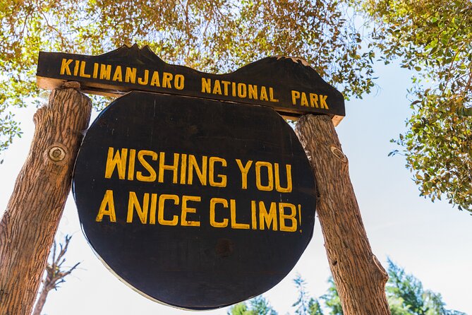 Hiking Mt Kilimanjaro 7 days scenic route & moderate challenge - Day 4: The Great Barranco Wall and Karanga Valley