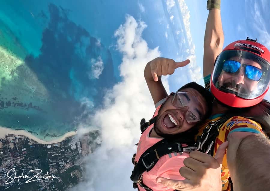 Kendwa: Tandem Skydive in Zanzibar - Rising to 10,000 feet above Zanzibar