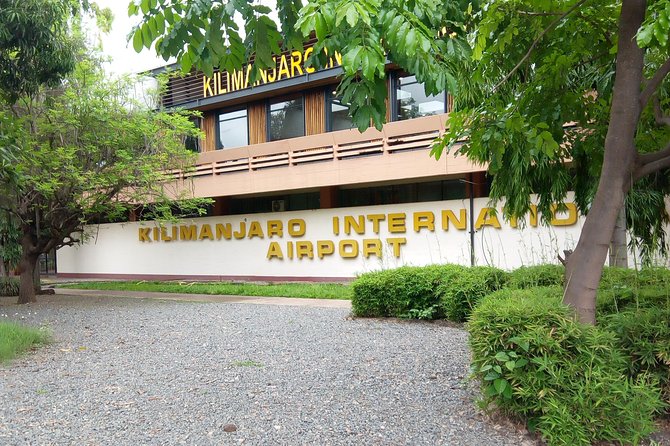 Kilimanjaro Airport taxi to/from Moshi town/Arusha town - What the vehicles are really like