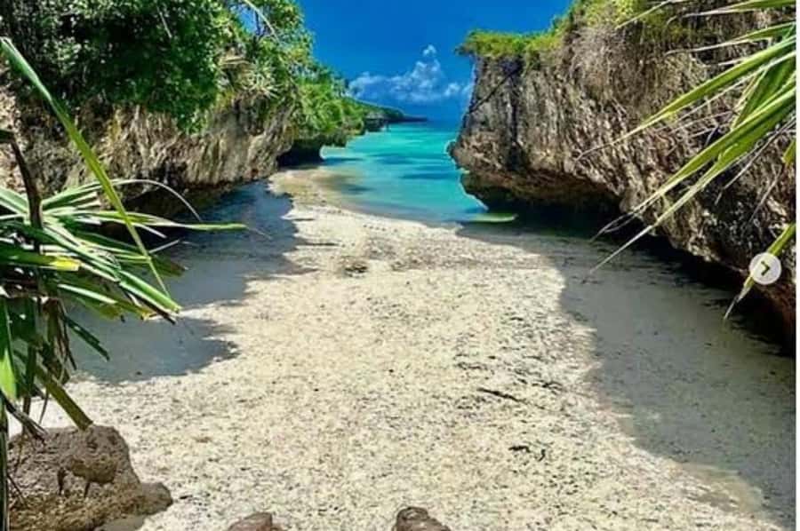 Kuza Cave, Hidden Mtende Beach & The Rock Restaurant - Key points at a glance
