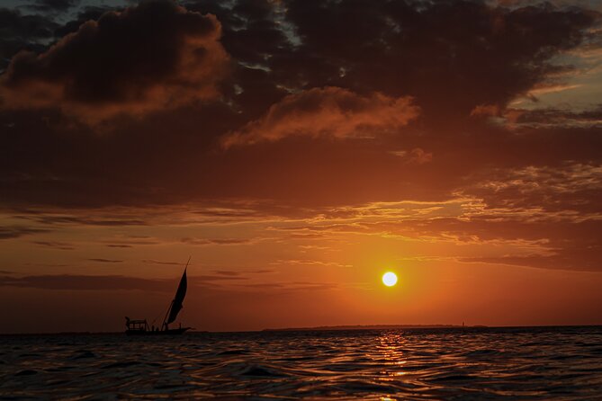 Luxury NAKUPENDA SANDBANK and SPICE FARM TOUR ( Lunch included ) - Seafood, vegetarian dishes, and drinks
