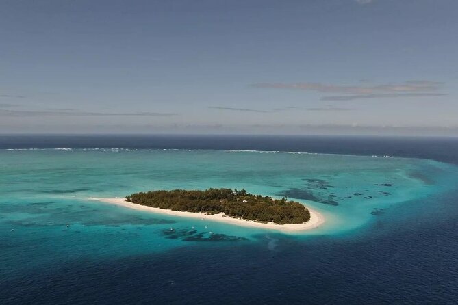 Mnemba Dolphin Tour, The Island Pongwe, Blue Lagoon, Starfish Tour, The Rock - Mnemba Island brings the strongest water time