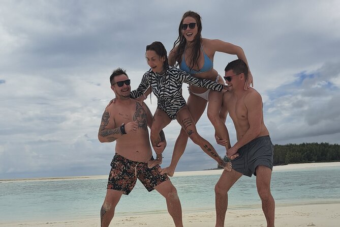 Mnemba Island snorkeling and Swimming with Dolphin - The sandbank and the tide’s changing schedule