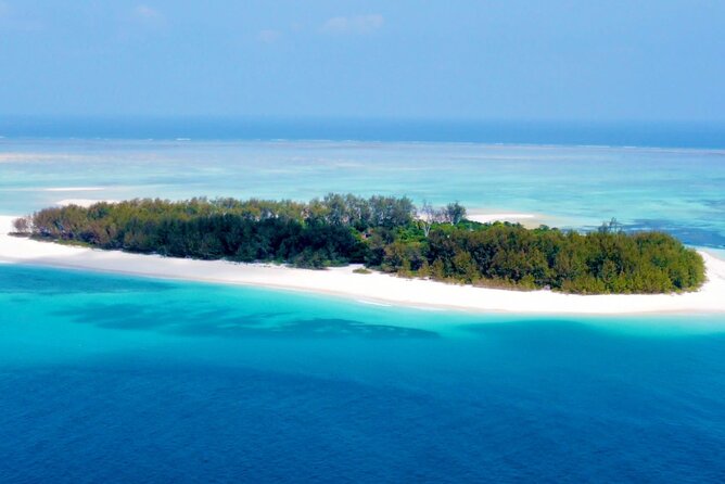 Mnemba island snorkeling tour - Reaching the reefs around Mnemba Island