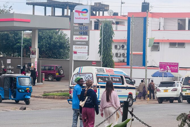 Moshi City Tour: Explore the Foothill of Kilimanjaro on Foot - Peter and the guide’s role