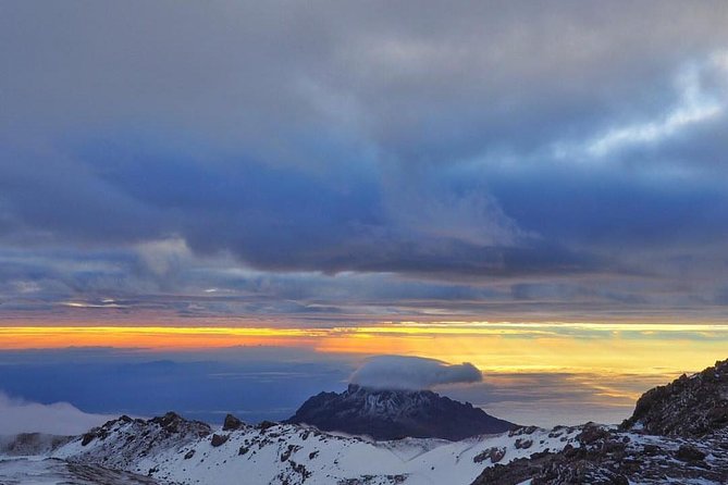 Mt Kilimanjaro 6 days Marangu route hike - Day 2: open heathland and the Horombo approach