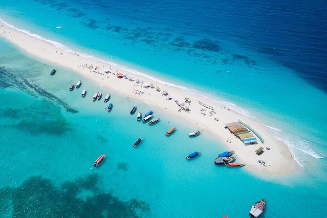 Nakupenda Beach Tour - The sandbank at low and high tide