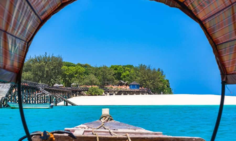 Prison island and Nakupenda sandbank - Getting from your hotel to the boats
