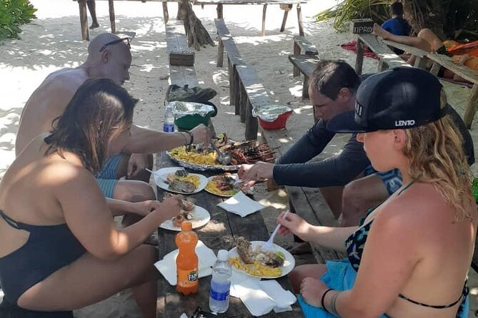 Private Full-day Safari Blue Trip with Lunch buffet - From your hotel to Fumba