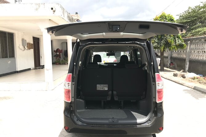 Private Kilimanjaro Airport Transfer to or from Tanzania - How private transport compares with finding a ride on arrival