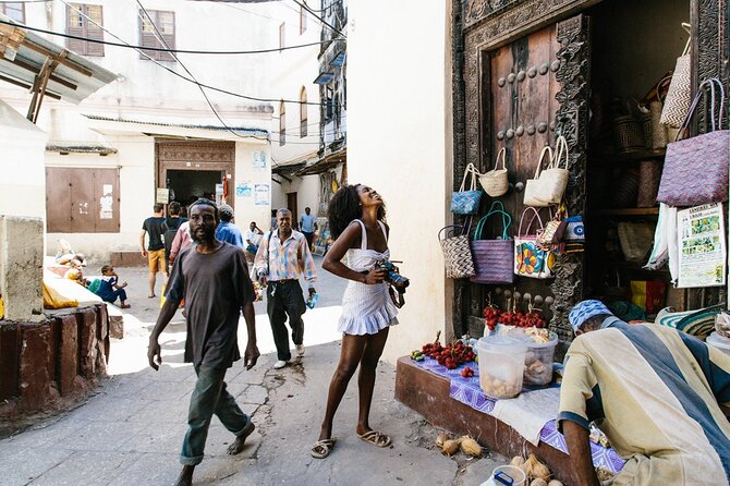 Private Stone Town Half Day Tour - Into Stone Town through the Old Slave Market