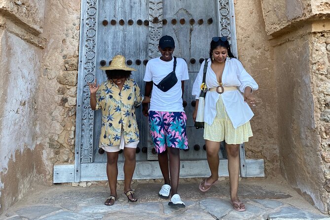 Private Tour in Historical Dar es Salaam with Lunch - National Museum: archaeology, culture, and independence