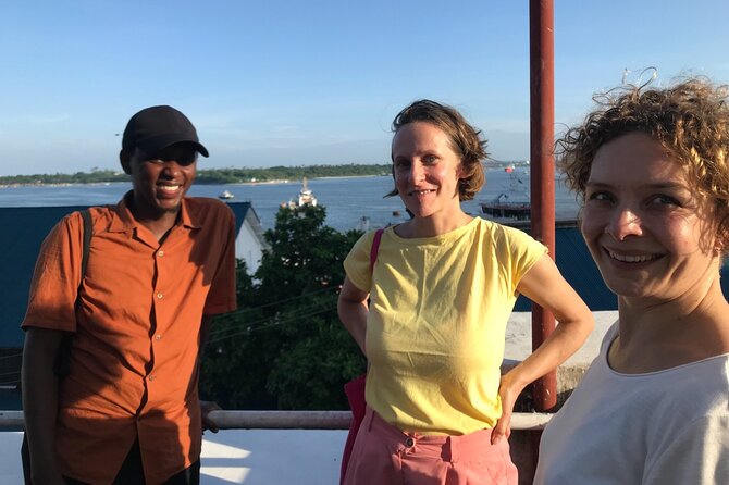 Private Tour in Historical Dar es Salaam with Lunch - Tingatinga paintings in a working art cooperative