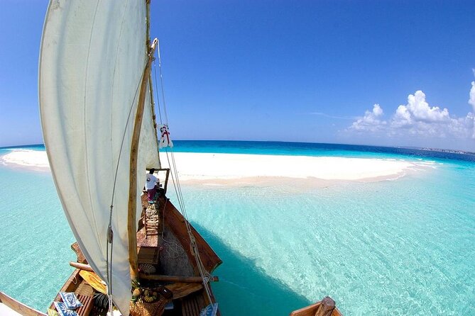 Safari Blue Private Full-Day Tour - Lunch with grilled fish, rice, and fresh fruit