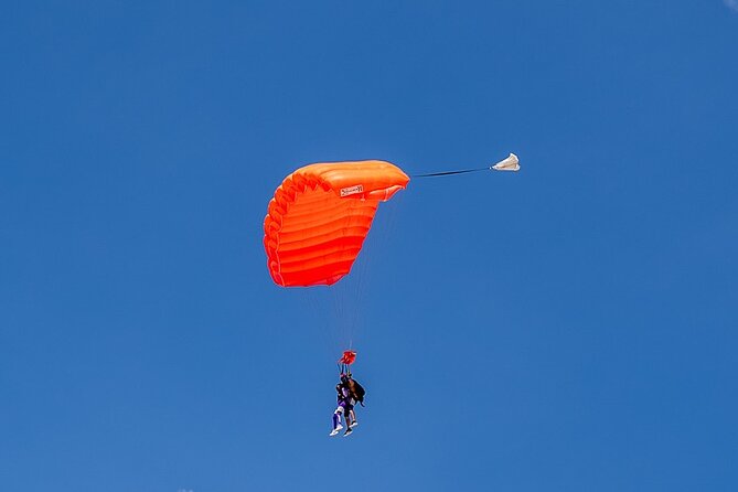 Skydive Zanzibar | Tandem Skydive - Thirty seconds of free fall changes the pace