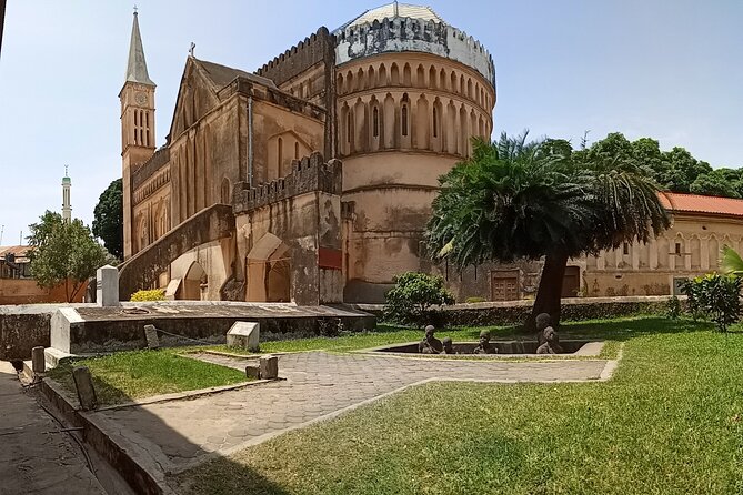 Spices and Stone Town Tour in Zanzibar - Stone Town in three hours, from lanes to landmarks