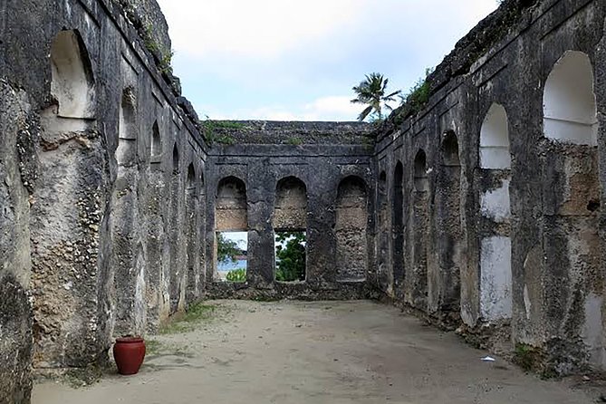 Stone Town and Prison Island Tour (Full Day) - Private touring, timing, and communication