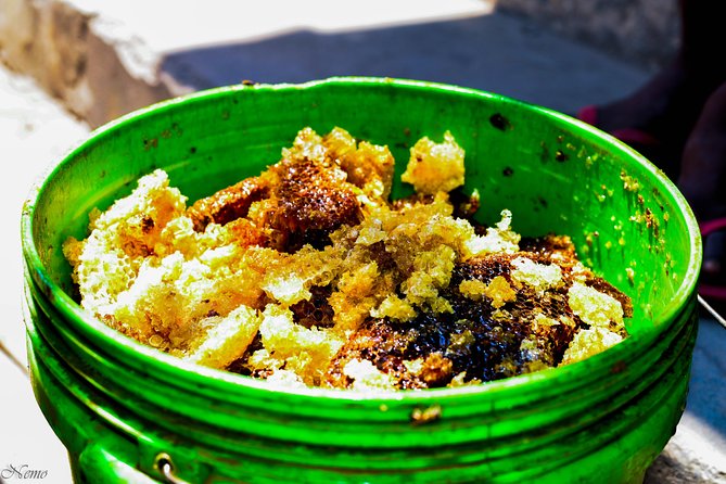 Stone Town Foodie Walk - Guides Haj and Mussawir bring the route to life