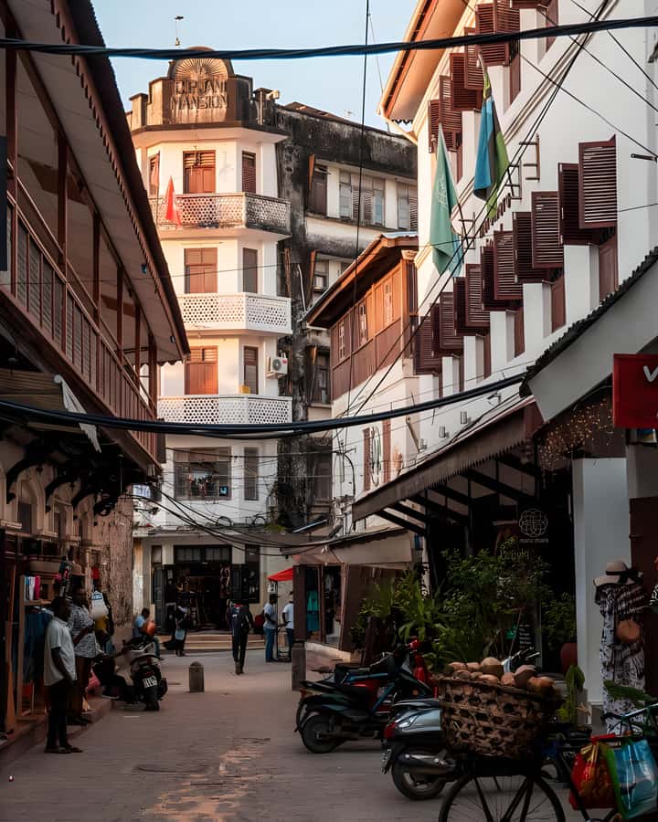 Stone Town: Guided Walking Tour - Why Stone Town works best as a walking tour