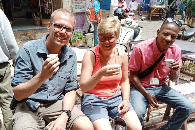 Stone Town Historical Walking Tour - Darajani Market and the everyday town