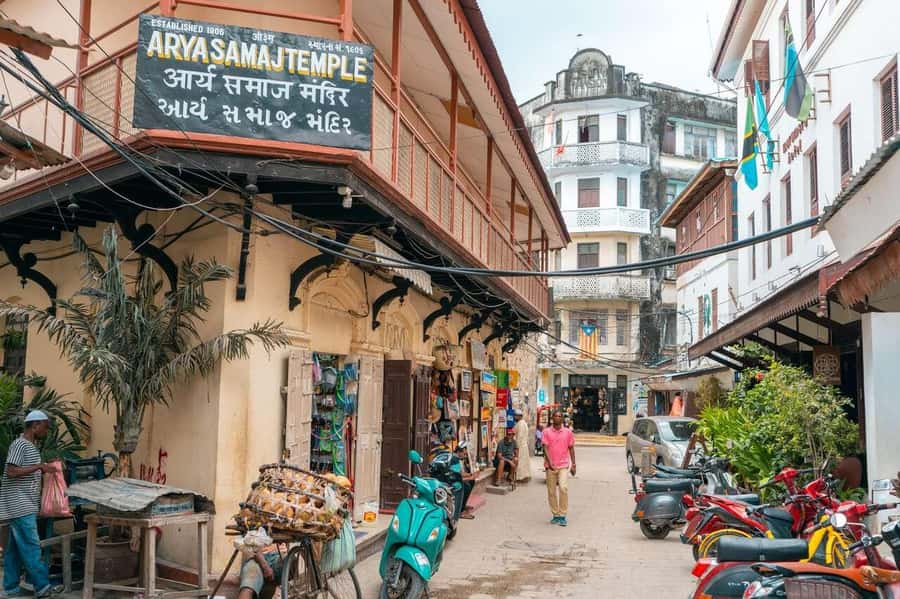 Stone Town's Hidden History: Private Guided Walking Tour - Darajani Bazaar, Stella Market, and everyday Stone Town