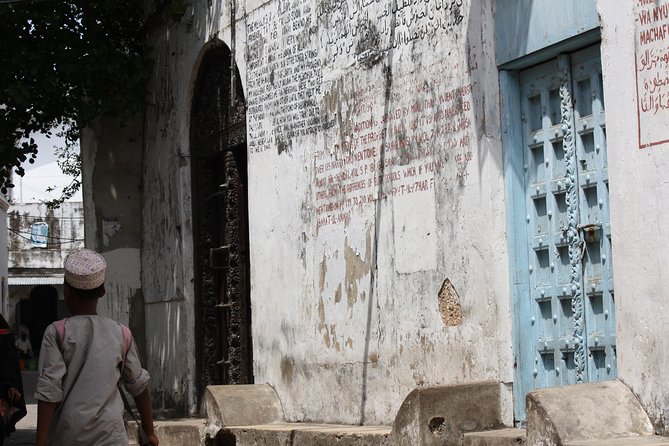 Stone Town Walking Tour in Zanzibar - What the private guide adds