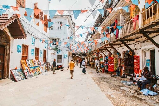 Stone Town walking tour, shopping, history and culture - Darajani Market and time for souvenirs