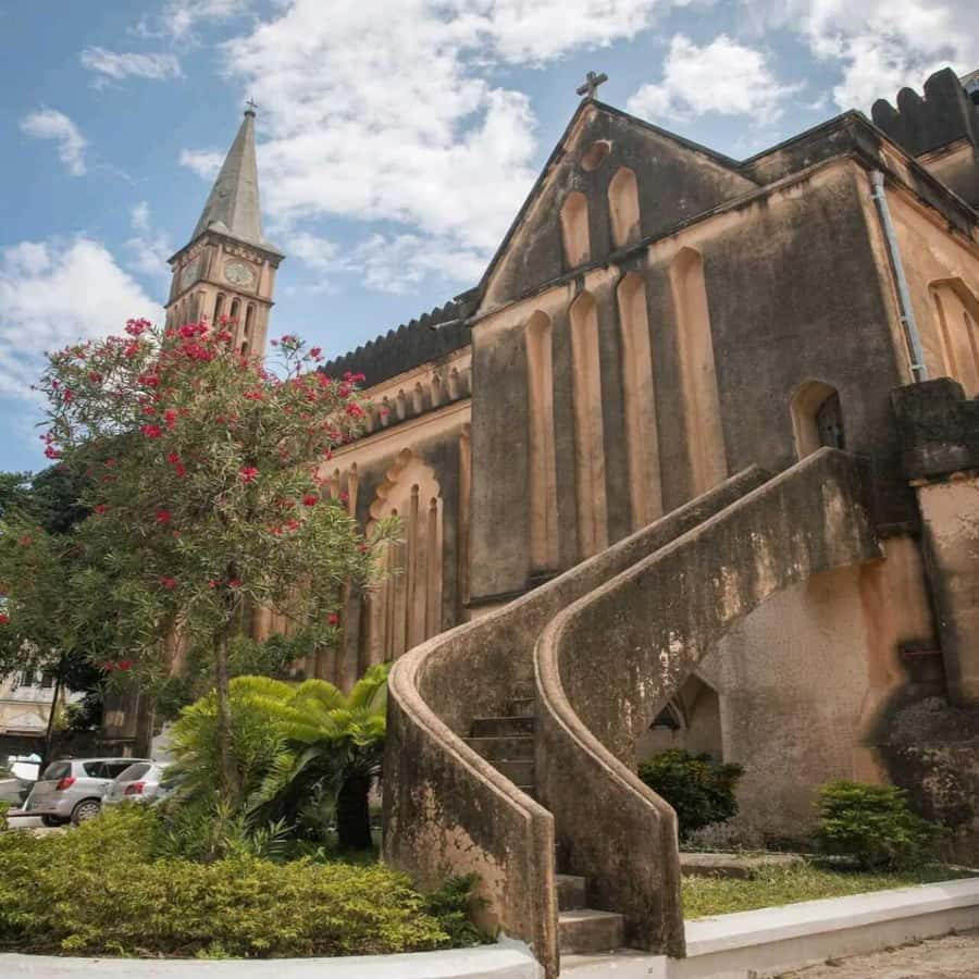 Stone Town Walking Tour with Female Guides - Forodhani Gardens and the Old Arabic Fort
