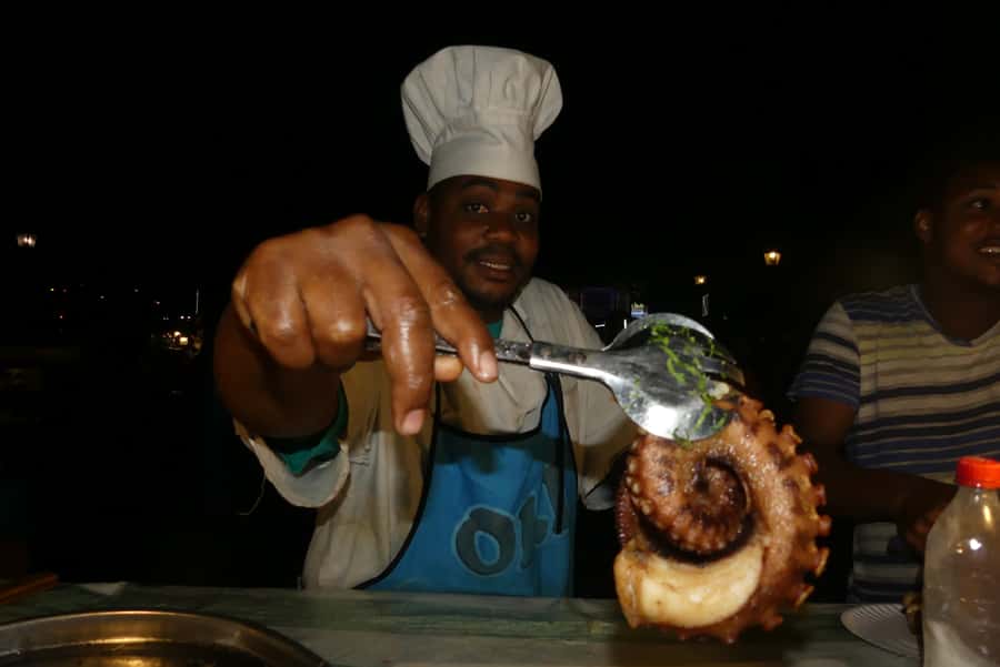 Stonetown: Food Markets and Street Food Walking Tour - Forodhani Gardens and the Zanzibar pizza test