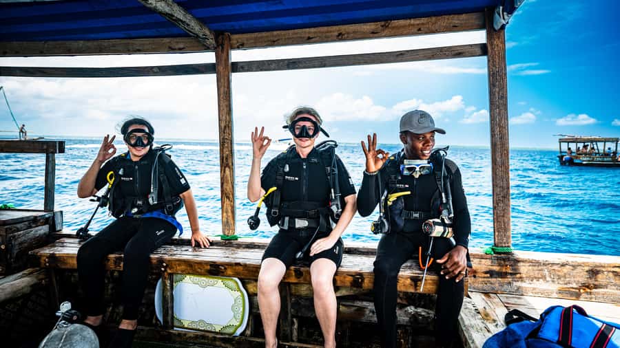 Zanzibar: 1 Day Blue Trip with 2 Stunning Scuba Dives - The surface break, lunch, and second session
