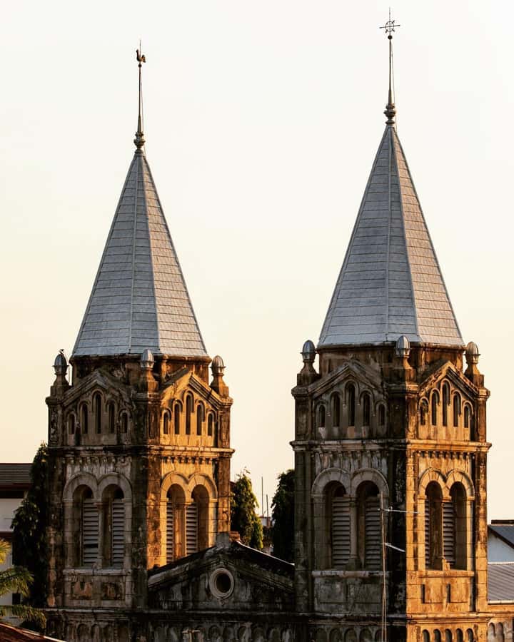 Zanzibar: 3 Hours Private Stone Town walking Tour with Guide - Sultan Palace and the story of the sultans
