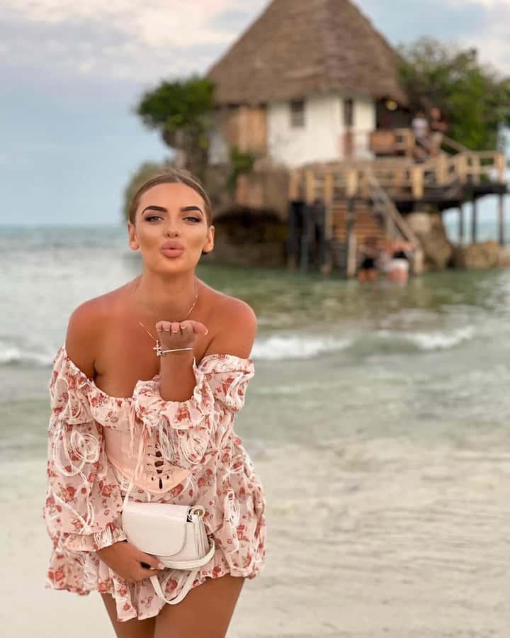 Zanzibar: Blue Lagoon, Rock Restaurant, Cave, and Beach Trip - Guides can shape the whole day