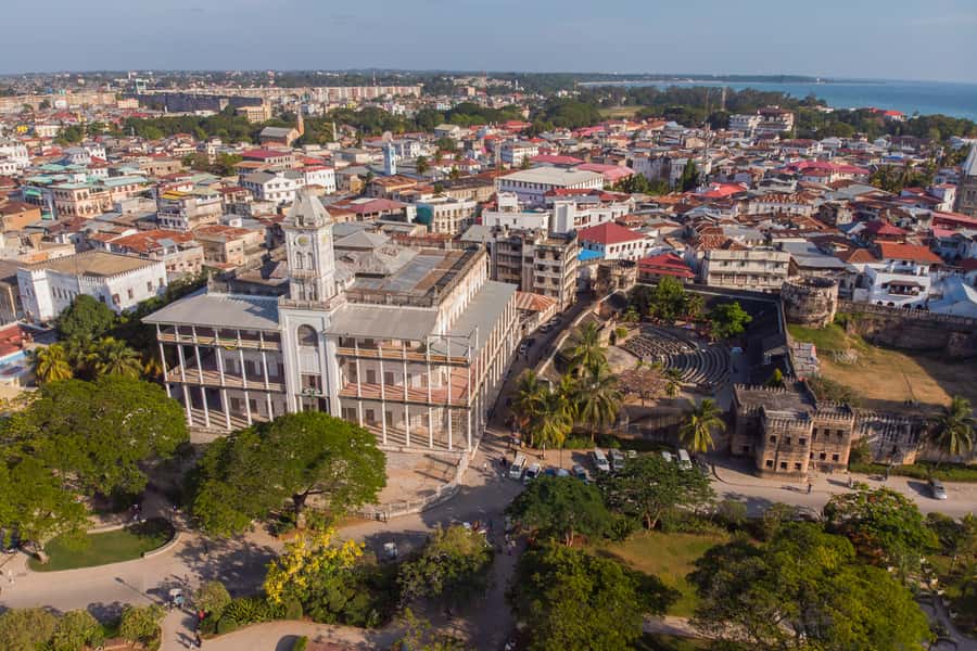 Zanzibar City: Guided Tour of the Stone Town District - Starting in Stone Town, where the old lanes tell the story