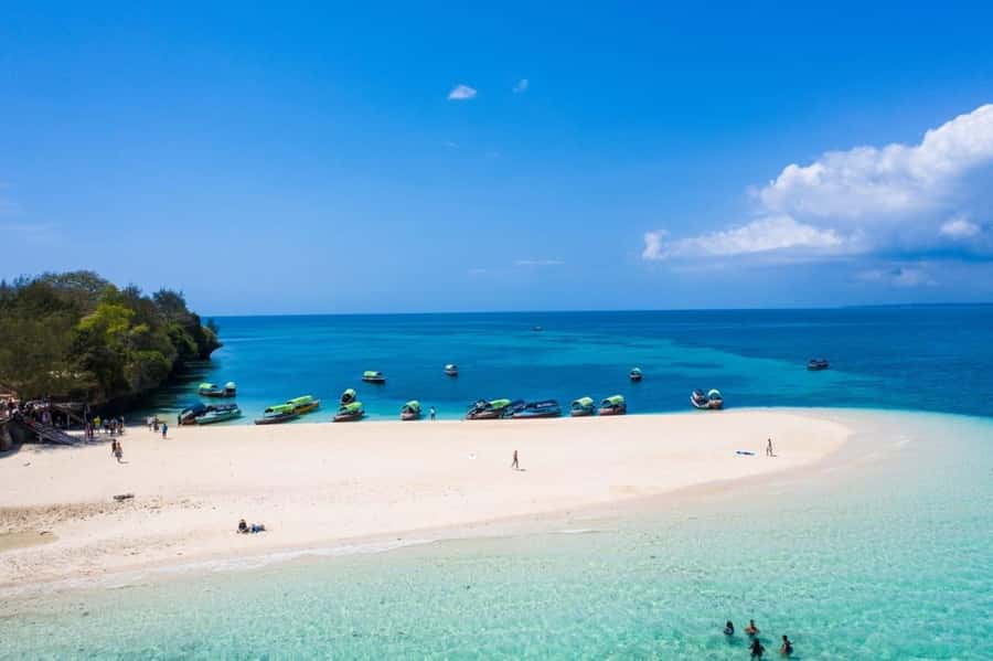 Zanzibar: Combo Zanzi Prison & Nakopenda Island & Stone town - Stone Town brings the wider story into focus